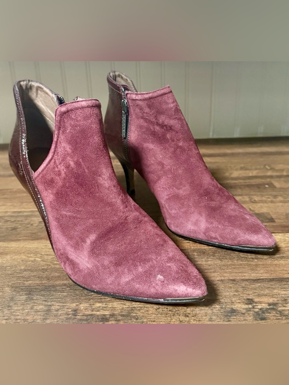 Donald J Pliner Talia Suede Burgundy Ankle Bootie Boots Women's Sz 8 High Heel